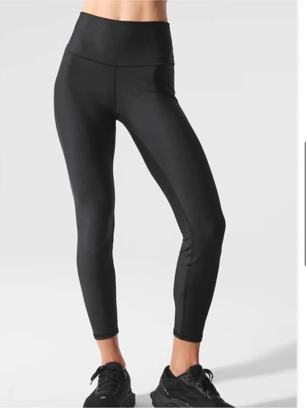 Alo Yoga 7/8 HIGH-WAIST
AIRLIFT LEGGING like new. Xs